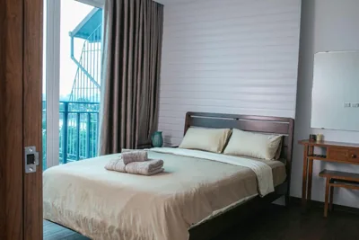 One-Bedroom Apartment with Lake View — Home Homestay